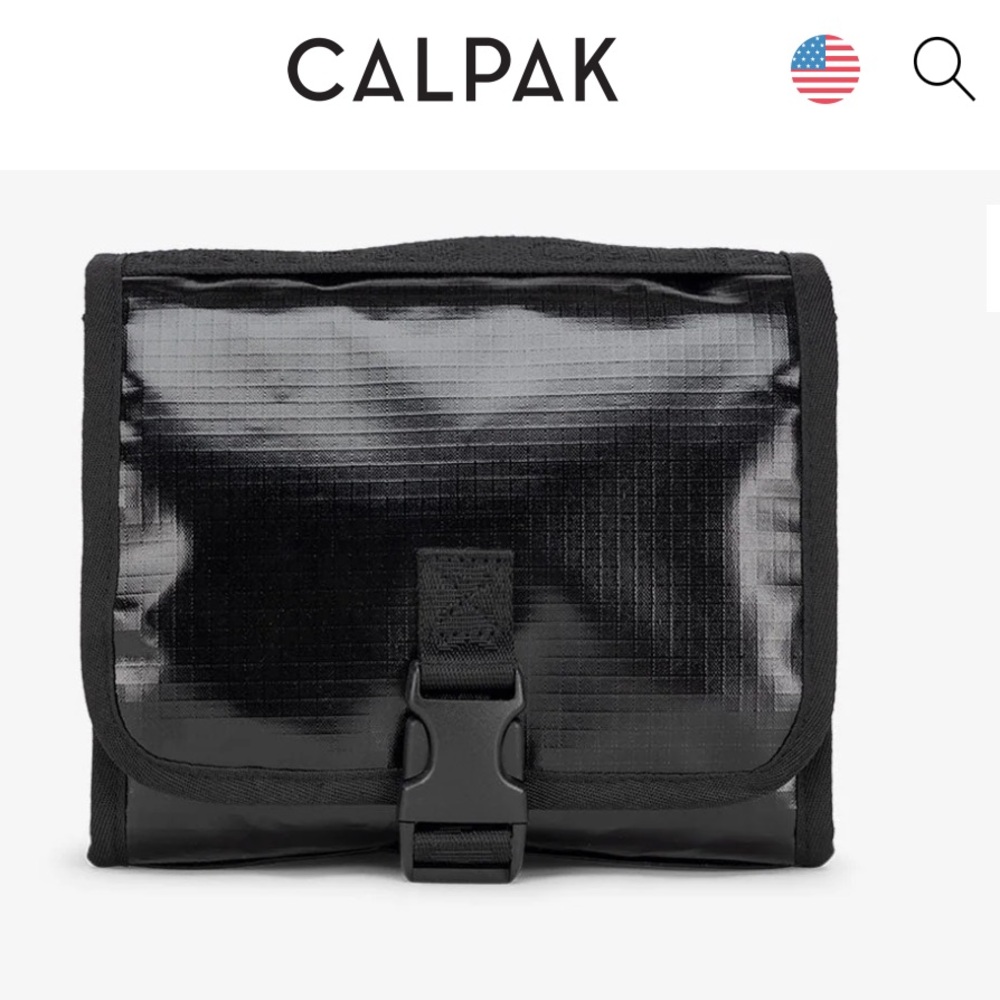 Calpak Terra Hanging Toiletry Bag in Obsidian